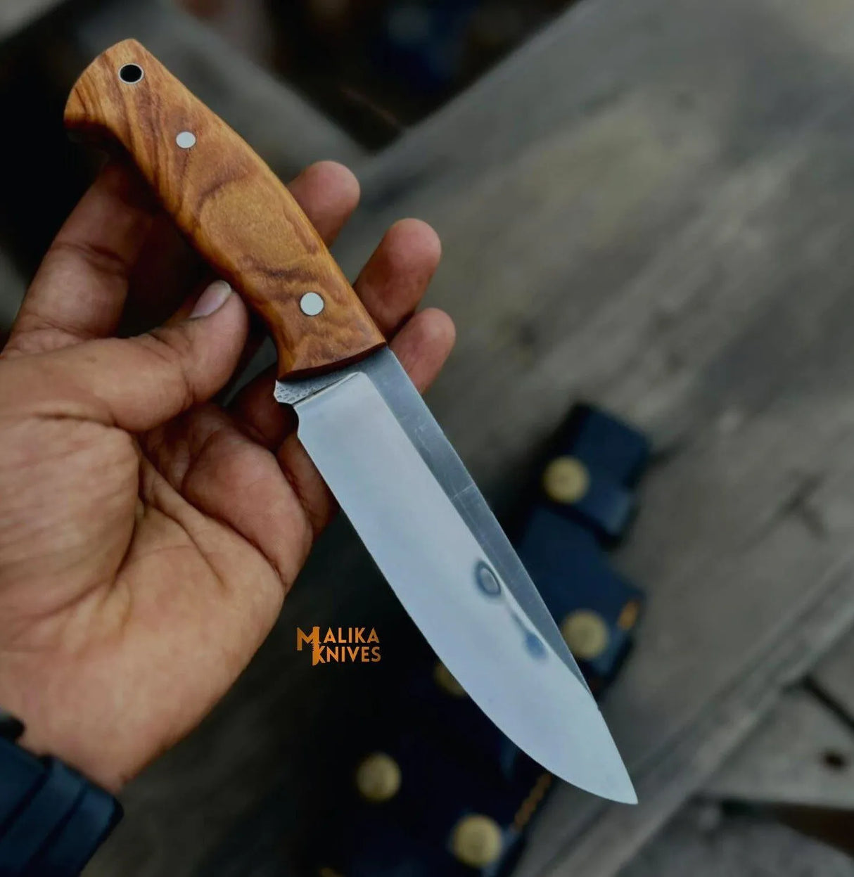D2 Bushcraft Hunting Knife Walnut Handle