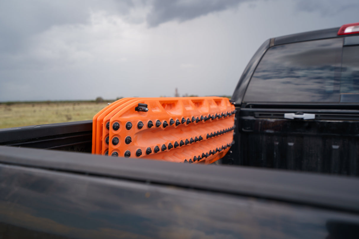 Overland Kitted MAXTRAX Bed Rail Mount