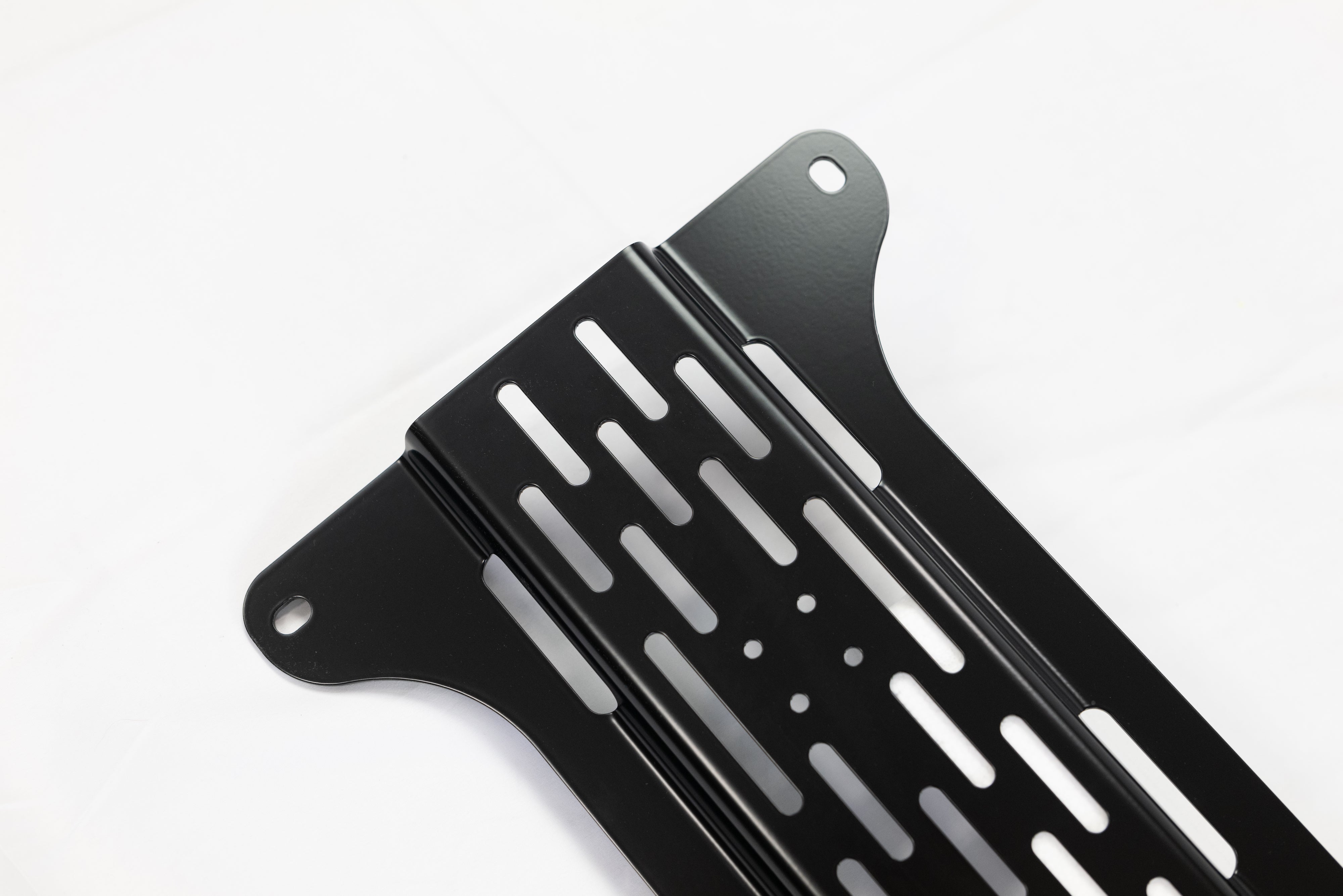 Overland Kitted Universal MAXTRAX Mounting Plate – Krazy Beaver Tools