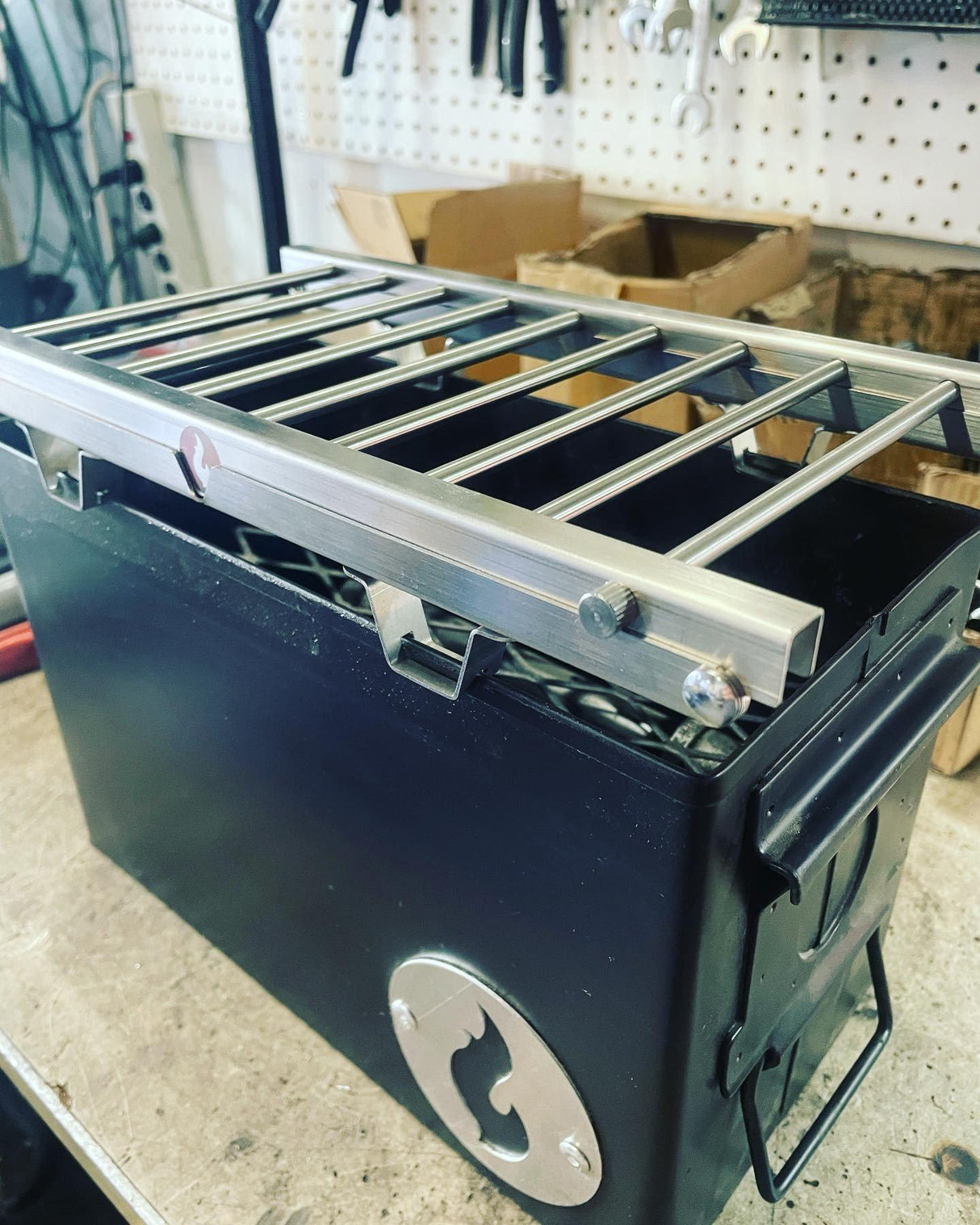 Over-Under Grill Thingy 2.0: Stand and Grill In One!